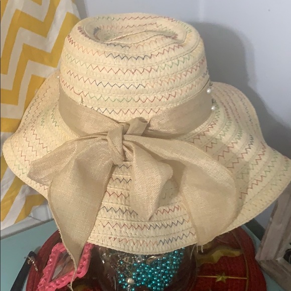 Nice colorful hat With a big bow on the back main image 4